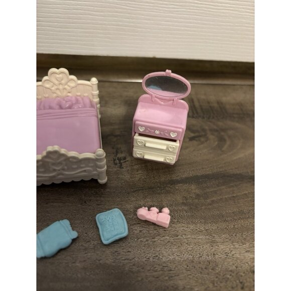 Vintage 1988 Fisher Price #5173 Precious Places Bedroom, Replacement - Picture 3 of 6